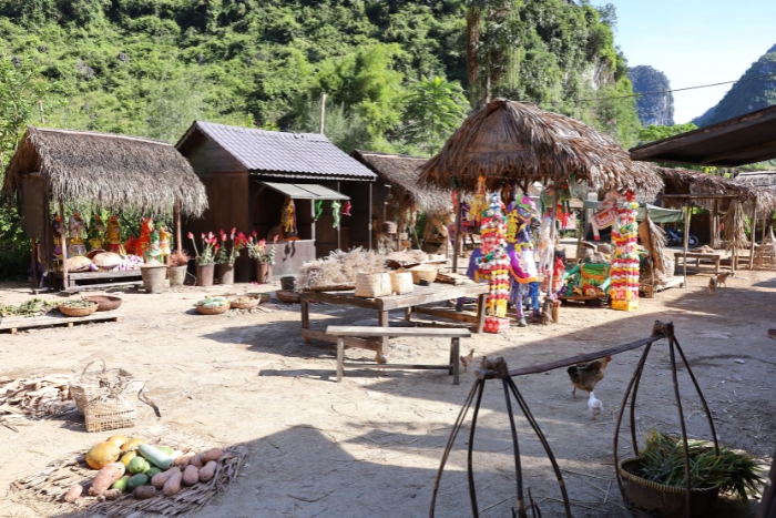 Peaceful scene in Cao Bang in the early morning